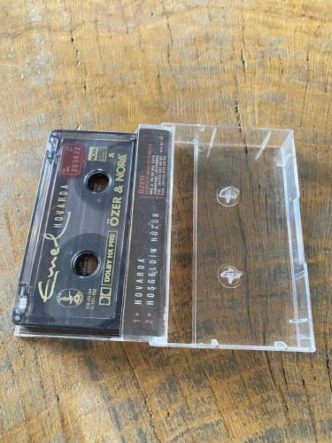 EMEL – HOVARDA – KASET