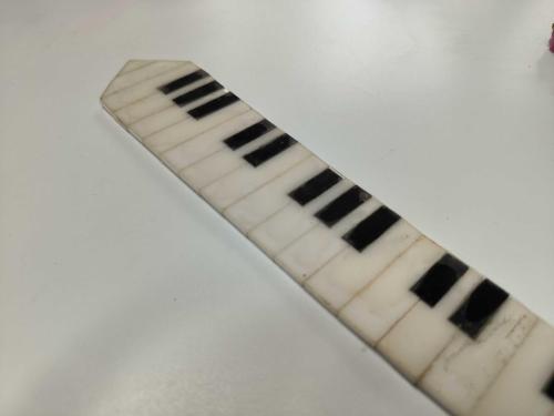 Piyano Şeklinde Kravat - Eskilerden Plastik Kravat - Parti Temalı Kravat - Erkek Hediye