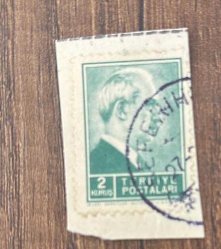 Türk Pulu - Turkish Stamp - Mektup Zarfından Kesilmiş / Postadan Geçmiş Pul Filateli -  DAMGALI - İSMET İNÖNÜ TEMALI PUL, 2 KURUŞ - Türkiye Cumhuriyeti - NOSTALJİK DOĞUM GÜNÜ HEDİYESİ