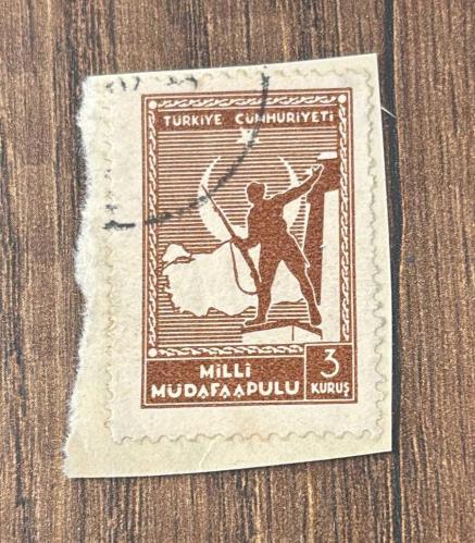Türk Pulu - Turkish Stamp - Mektup Zarfından Kesilmiş / Postadan Geçmiş Pul Filateli - DAMGALI - MİLLİ MÜDAFAA TEMALI PUL, 3 KURUŞ - Türkiye Cumhuriyeti - NOSTALJİK DOĞUM GÜNÜ HEDİYESİ