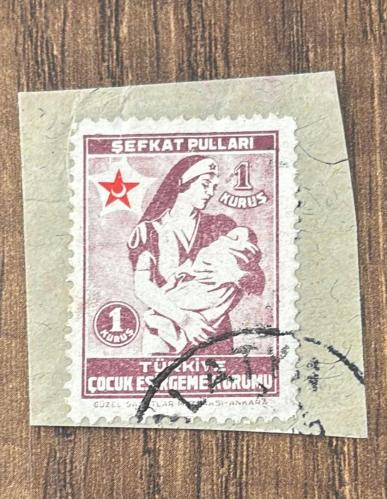 Türk Pulu - Turkish Stamp - Mektup Zarfından Kesilmiş / Postadan Geçmiş Pul Filateli - DAMGALI - ÇOCUK ESİRGEME KURUMU - ŞEFKAT PULLARI, 1 KURUŞ - Türkiye Cumhuriyeti - NOSTALJİK DOĞUM GÜNÜ HEDİYESİ