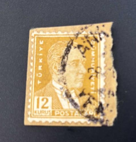 Türk Pulu - Turkish Stamp -Mektup Zarfından Kesilmiş /Postadan Geçmiş Pul Filateli - Damgalı - ATATÜRK TEMALI PUL, 12 KURUŞ - Türkiye Cumhuriyeti - NOSTALJİK DOĞUM GÜNÜ HEDİYESİ