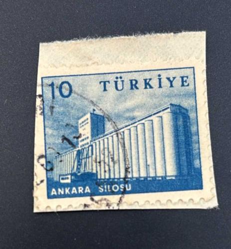 Türk Pulu - Turkish Stamp -Mektup Zarfından Kesilmiş /Postadan Geçmiş Pul Filateli - Damgalı - ANKARA SİLOSU TEMALI PUL, 10 PARA - Türkiye Cumhuriyeti - NOSTALJİK DOĞUM GÜNÜ HEDİYESİ