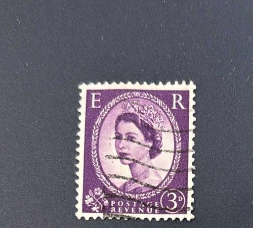 İngiltere Pulu - England Stamp - Postadan Geçmiş Pul Filateli - DAMGALI - KRALİÇE II. ELIZABETH TEMALI PUL, 3 PARA - YABANCI PULLAR - NOSTALJİK DOĞUM GÜNÜ HEDİYESİ