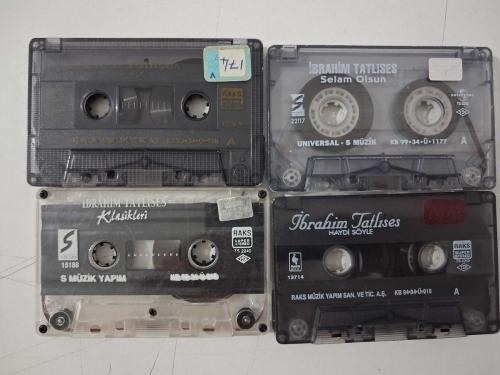 İBRAHİM TATLISES Mega Aşk / Haydi Söyle / Selam Olsun / Klasikleri  ( 4 Adet KASET ) - Kartonetsiz