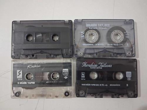 İBRAHİM TATLISES Mega Aşk / Haydi Söyle / Selam Olsun / Klasikleri  ( 4 Adet KASET ) - Kartonetsiz