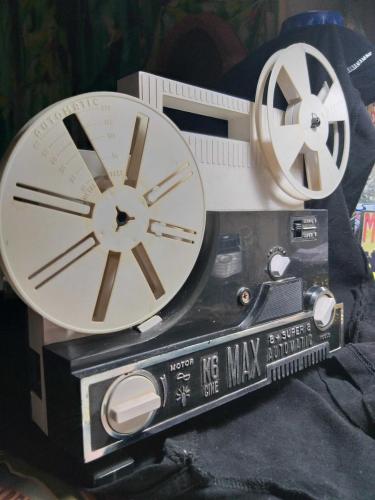 İtalyan 1970 li 8mm kamera (filmi ile)