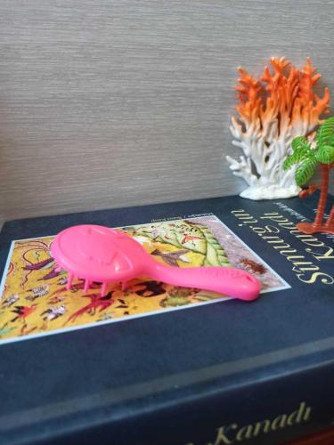 orijinal plastik barbie tarağı & 9 cm