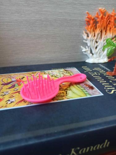orijinal plastik barbie tarağı & 9 cm