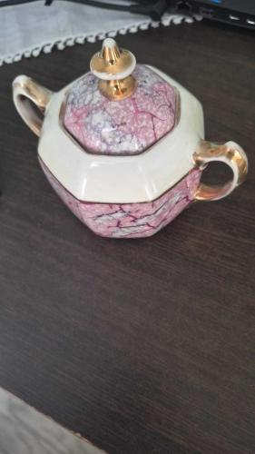 Roschuelzer Vintage Avrupa Porselen Altın Yaldızlı Şekerlik / Lokumluk – Retro Dekoratif Servis Parçası