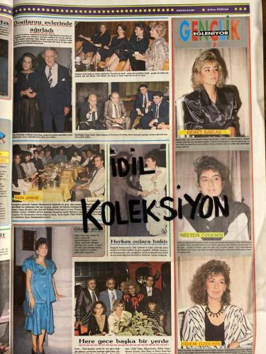 AYNA 2 AKTÜELİTE VE MAGAZİN GAZETESİ - DOĞUM GÜNÜ HEDİYESİ (TURKİSH - NEWSPAPER) - 22 EKİM 1986 - TAM TAKIM 4 SAYFADIR -Neşe Aksoy-Müjde Ar-Suha Kutlu-Ahu Tuğba-Meral Zeren-Hayriye Hanım-Murat Soydan-Serpil Çakmaklı-Hülya Süer-Mehmet Ali Erbil-Çiğdem Tunç-Burçin Orhon-Salih Güney-Demet Barlas-Meltem Özdemir-Didem Özdemir-Nevzat Ayaz-Selahattin Beyazıt-Ayşe Beyazıt-Nevzat Bey-Rana Pirinçcioğlu-Füsun Karakaşlı-Haldun Güven-Metin Aşık-Cüneyt Konur-Nejat Eczacıbaşı-Bahri Eczacıbaşı-Alev Berk-Filiz Özak-Inci Kıraç-Necla Yazar-Serf Egeli-Oktay Malkoç-Deniz Malkoç-Nilgün Esin-Zeynep Öğüncü-Gül Dürüst-Ekrem Orhon-Dr Adel Zu-Aslı Koral-Semih Koşar-Meral Galer-Turhan Gül-Ahmet Güneş-Lütfü Toker-Alev Esen-Metin Esen-Murat Murathanoğlu-Bilge Seçkin-Safiye Kinc-İnci Ezrah-Birol Saruhan-Ayşe Gönen-Güneş Taner-Feyza Taner-Berat Polat-Selahattin Bey-Ayşe Hanım-Arzu Hanım-Handan Kılıçcı-Sinan Bey