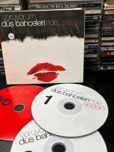 SEZEN AKSU - YÜRÜYORUM DÜŞ BAHÇELERİ'NDE CD3127