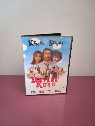 Dvd Film Devlet Kuşu Orijinal - Kontrol Edildi Sorunsuz Kemal Sunal Serpil Çakmaklı Bülent Kayabaş Mehtap Ar