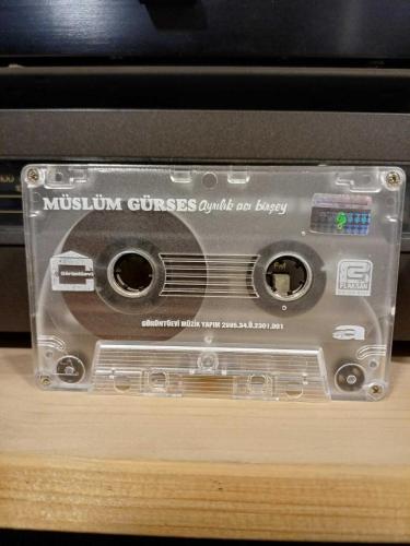 MÜSLÜM GÜRSES AYRILIK ACI BİRŞEY