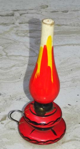 20399-ÇOK ŞİRİN AHŞAPTAN YAPILMA MİNİK GAZ LAMBASI BİBLO