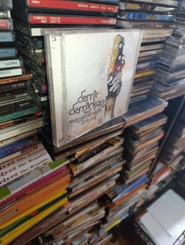 Demir Demirkan Ateş Yağmurunda Çırılçıplak Kartonet (CD YOK)