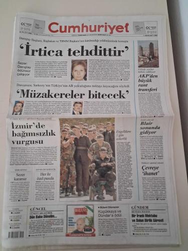 CUMHURİYET GAZETESİ  11 Mayıs 2007 Cuma ( İRTİCA TEHDİTTİR / AKP'DEN RANT TRANSFERİ  / BEŞİKTAŞ; KUPA TAMAM SIRA LİGDE )