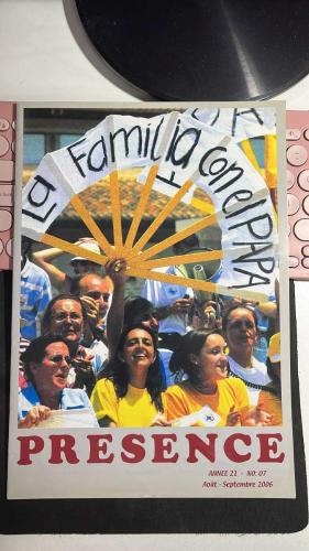 PRESENCE - ANNEE 21 NO:07 AOUT SEPTEMBRE 2006 - TÜRKİYE'DEKİ KATOLİK KİLİSESİ'NİN AYLIK KÜLTÜR VE HABER DERGİSİ... GENEL OLARAK FRANSIZCA FAKAT BAZEN İTALYANCA VE TÜRKÇE YAZILAR BARINDIRABİLİYOR...