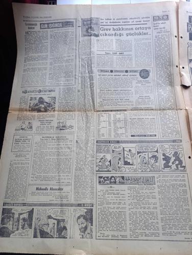Halka ve Olaylara Tercüman Gazetesi - Turkish Newspaper - 10 Kasım 1966 - Atatürk 28. Defa gönüllerde yaşayacak - İstanbul'da Atatürk'ü anma törenleri - sevgilisiyle kavga eden Cahide Sonku kayboldu - manisa'daki kanlı otobüs soygunluğunun hamal terzi ve işsiz 3 faili Fotoğrafı - 4 bin iktisatlı da boykota başlıyor - Miraç kandili gecesi Amin'le doldu - Türk subayı çanta kaybedince NATO planları değişti - Rusya'nın Kıbrıs için görüşünü açıklamasını istedik - Adalet Partisi gençliği yazan Kadircan Kaflı - Beyaz Balina Moby Dick - Atatürk'ün eşi Latife hanım'la çektirdiği bir fotoğrafı - Atatürk ve köylü çocuğu fotoğraf - Atatürk Latife hanım ve silah arkadaşlarının bir kısmıyla fotoğraf - Atatürk ve Mehmetçik - İstanbul'da sinema tiyatro programı - İrlanda maçı öncesi milli takımımız kampa girdi  - Fenerbahçe Galatasaray maçı hazırlıkları Fotoğrafı - Gündüz Kılıç Metin Oktay Turgay Şeren ve Bahri'yi kamp kadrosundan çıkarttı - Devlet bakanı Kamil Ocak görüşü - 10 Kasım 1938
