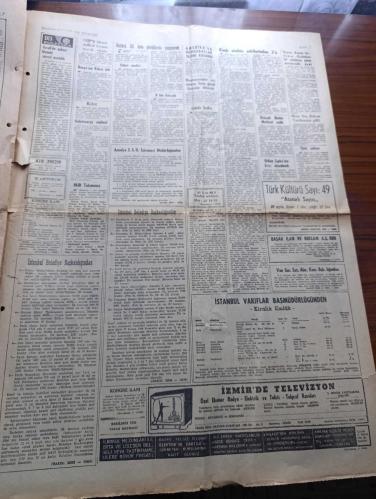 Halka ve Olaylara Tercüman Gazetesi - Turkish Newspaper - 10 Kasım 1966 - Atatürk 28. Defa gönüllerde yaşayacak - İstanbul'da Atatürk'ü anma törenleri - sevgilisiyle kavga eden Cahide Sonku kayboldu - manisa'daki kanlı otobüs soygunluğunun hamal terzi ve işsiz 3 faili Fotoğrafı - 4 bin iktisatlı da boykota başlıyor - Miraç kandili gecesi Amin'le doldu - Türk subayı çanta kaybedince NATO planları değişti - Rusya'nın Kıbrıs için görüşünü açıklamasını istedik - Adalet Partisi gençliği yazan Kadircan Kaflı - Beyaz Balina Moby Dick - Atatürk'ün eşi Latife hanım'la çektirdiği bir fotoğrafı - Atatürk ve köylü çocuğu fotoğraf - Atatürk Latife hanım ve silah arkadaşlarının bir kısmıyla fotoğraf - Atatürk ve Mehmetçik - İstanbul'da sinema tiyatro programı - İrlanda maçı öncesi milli takımımız kampa girdi  - Fenerbahçe Galatasaray maçı hazırlıkları Fotoğrafı - Gündüz Kılıç Metin Oktay Turgay Şeren ve Bahri'yi kamp kadrosundan çıkarttı - Devlet bakanı Kamil Ocak görüşü - 10 Kasım 1938