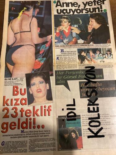SABAH YILDIZ AKTÜELİTE VE MAGAZİN GAZETESİ - DOĞUM GÜNÜ HEDİYESİ (TURKİSH - NEWSPAPER) - 6 NİSAN 1986 - TAM TAKIM 8 SAYFADIR -Hülya Avşar-İbrahim Tatlıses-Türkan Şoray-Vehbi Koç-Kim Wong-Chantal Leblanc-Ilona Strehmar-Müjde Ar-Emel Sayın-Mana Şenay Şener-Raquel Welch-Zerrin Özer-Yonca Yücel-Selahattin Alpay-Samime Sanay-Ajda Pekkan-Bahar Öztan-Nükhet Sürmeli-Özlem Onursal-Nazan Şoray-Turan Çevik-Müşerref Akay-Rahmi Turan-Tevfik Yener-Dinç Bilgin-Zafer Mutlu-Ali Şuha Ertayan-Gülten Birol-Erkan Çevik-Aynur Beydağ-Mehtap Ar-Gökmen-Sevgili ithal ediyorlar-Zengin erkekler için yepyeni bir aşk pazarı-Hülya’yı morarttılar-Başbakanlık Müsteşarı’nın aşık olduğu tek kadın-Kim demiş Vehbi Koç yemez içmez diye-Kötü ruhlar müzik setimi bozdular-Kaddafi’nin casusları-Tanrı sevenleri korudu mu-Topolino otomobilini aldı-İkinci armağan yağmuru-Anne yeter uçuyorsun-Bu kıza 23 teklif geldi-Kadın kadına daha mutluyuz-Erkeksiz de dans edilir-En kralına 100 çekerim-Hemen kesip gönderin-Her Perşembe bir Görs