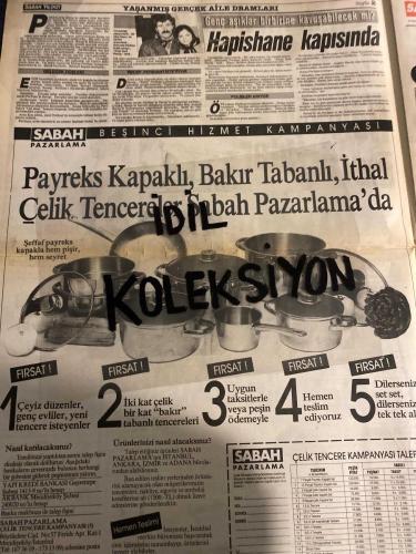 SABAH YILDIZ AKTÜELİTE VE MAGAZİN GAZETESİ - DOĞUM GÜNÜ HEDİYESİ (TURKİSH - NEWSPAPER) - 6 NİSAN 1986 - TAM TAKIM 8 SAYFADIR -Hülya Avşar-İbrahim Tatlıses-Türkan Şoray-Vehbi Koç-Kim Wong-Chantal Leblanc-Ilona Strehmar-Müjde Ar-Emel Sayın-Mana Şenay Şener-Raquel Welch-Zerrin Özer-Yonca Yücel-Selahattin Alpay-Samime Sanay-Ajda Pekkan-Bahar Öztan-Nükhet Sürmeli-Özlem Onursal-Nazan Şoray-Turan Çevik-Müşerref Akay-Rahmi Turan-Tevfik Yener-Dinç Bilgin-Zafer Mutlu-Ali Şuha Ertayan-Gülten Birol-Erkan Çevik-Aynur Beydağ-Mehtap Ar-Gökmen-Sevgili ithal ediyorlar-Zengin erkekler için yepyeni bir aşk pazarı-Hülya’yı morarttılar-Başbakanlık Müsteşarı’nın aşık olduğu tek kadın-Kim demiş Vehbi Koç yemez içmez diye-Kötü ruhlar müzik setimi bozdular-Kaddafi’nin casusları-Tanrı sevenleri korudu mu-Topolino otomobilini aldı-İkinci armağan yağmuru-Anne yeter uçuyorsun-Bu kıza 23 teklif geldi-Kadın kadına daha mutluyuz-Erkeksiz de dans edilir-En kralına 100 çekerim-Hemen kesip gönderin-Her Perşembe bir Görs