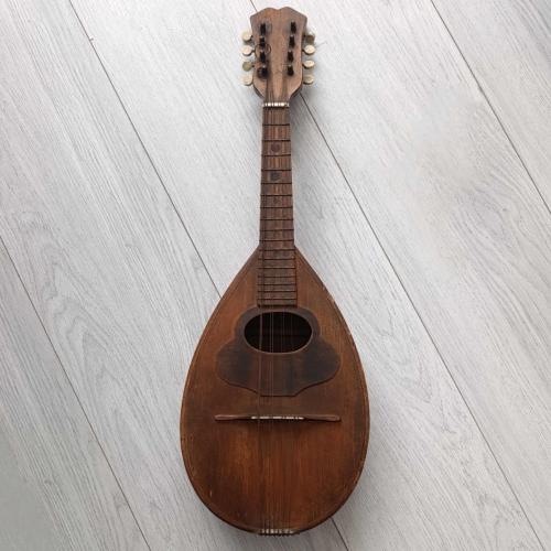 Antika Mandolin