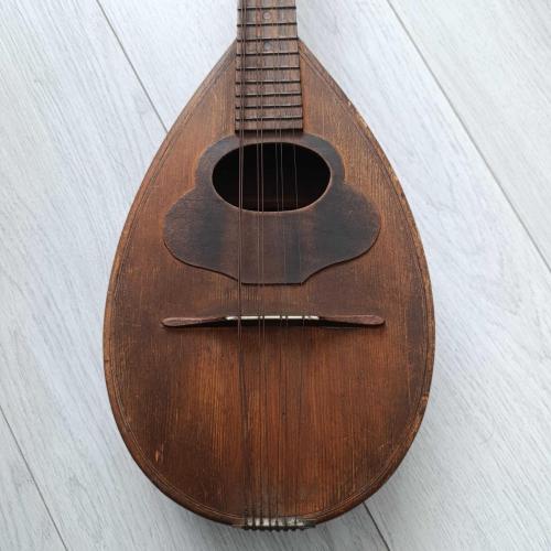 Antika Mandolin