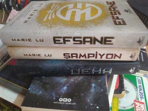 Efsane Üçlemesi 3 Kitap Takım