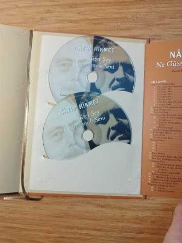 NE GÜZEL ŞEY HATIRLAMAK SENİ - GENCO ERKAL'IN SESİNDEN NAZIM HİKMET ŞİİRLERİ 4 CD'Lİ - CİLTLİDİR koleksiyon