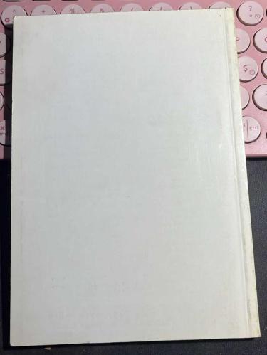 NYMPHENBURG - PALACE PARK PAVILIONS - OFFICAL GUIDE - ENGLISH EDITION - REVISED BY GERHARD HOJER AND ELMAR D. SCHMID - BAYERISCHE VERWALTUNG DER STAATLICHEN SCHLÖSSER 1974 - FOTOĞRAFLAR VE HARİTA MEVCUTTUR...