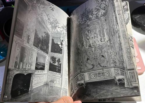 NYMPHENBURG - PALACE PARK PAVILIONS - OFFICAL GUIDE - ENGLISH EDITION - REVISED BY GERHARD HOJER AND ELMAR D. SCHMID - BAYERISCHE VERWALTUNG DER STAATLICHEN SCHLÖSSER 1974 - FOTOĞRAFLAR VE HARİTA MEVCUTTUR...