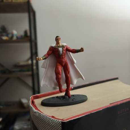 Shazam Figür