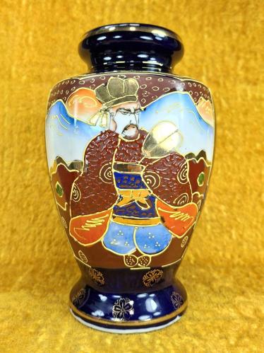 ANTİKA JAPON SATSUMA HAND PAINTED ALTIN YALDIZ DEKORLU, KOBALT PORSELEN  VAZO