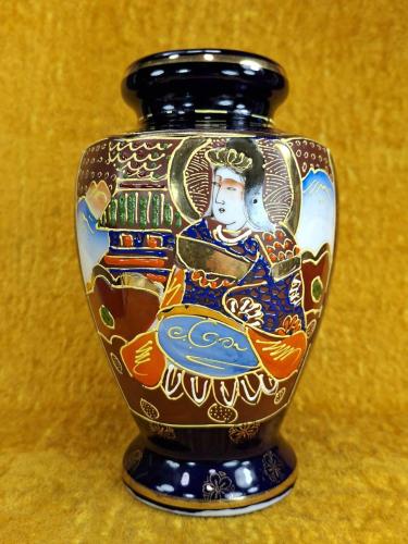 ANTİKA JAPON SATSUMA HAND PAINTED ALTIN YALDIZ DEKORLU, KOBALT PORSELEN  VAZO