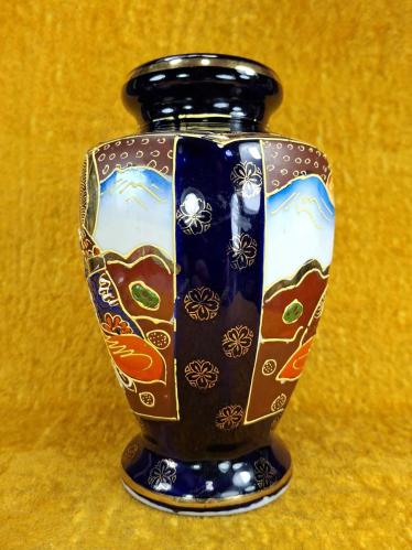 ANTİKA JAPON SATSUMA HAND PAINTED ALTIN YALDIZ DEKORLU, KOBALT PORSELEN  VAZO