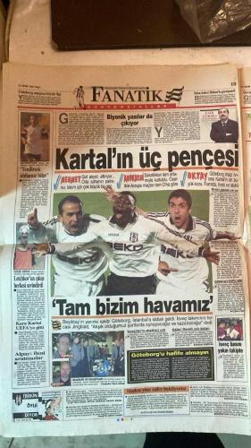 FANATİK SPOR GAZETESİ - TURKISH NEWSPAPER - DOĞUM GÜNÜ HEDİYESİ  - EKSİKSİZ TAM TAKIM GAZETE - 21 EKİM 1997 - SAYI: 701 - ÖZKAN SÜMER - VEFA KÜÇÜK - KEMAL ADAR - EROL DEMİRKOL - JOSEPH JARABINSKY - ORHAN KAYNAK - YALÇIN UYGUN - HAGİ - BÜLENT KORKMAZ - HE-MAN ÖZKAN: TRABZONSPOR AYAĞA KALKACAK - BAŞARININ ADRESİ DEĞİŞTİ - SÜMER İLK UYARIYI ALDI - DEVLER LİGİ’NDE SARI TEHLİKE - 24 MİLYARLIK BORNOZ - MICHAEL JORDAN FUTBOLDAN ANLAMIYOR - HASTAYDI HARİKAYDI HATALIYDI - AMAN FATİH DİKKAT ET - TÜRK FUTBOLUNUN GURURUDUR - UEFA’DAN KARTAL’A CEZA - ORHAN TOSHACK’A TEŞEKKÜR ETTİ - CİM BOM PRAG’DA PUSUDA - KAZANIRSAK BİZDEN KORKUN - JARABINSKI’DEN TERİM’E ÖZEL UYARI - TAKTİK ÇOK ÖNEMLİ - TERİM’DEN SARI KARTLILARA UYARI - FİLIPESCU SAHADA - POPESCU LİBERODA - TAMAM YA DA DEVAM - PRAG’I YENMEYE GELDİK - KİLİTLER HAGİ VE SIEGL - SPARTA PRAG FIRTINA GİBİ - GALATASARAY - BEŞİKTAŞ - FENERBAHÇE - TRABZONSPOR - ANKARAGÜCÜ - İSTANBULSPOR - BURSASPOR - KOCAELİSPOR - ÇANAKKALE DARDANELSPOR - GAZİANTEPSPOR - B