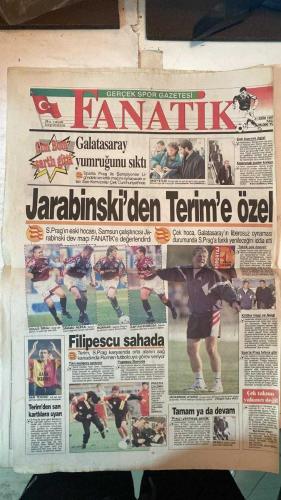 FANATİK SPOR GAZETESİ - TURKISH NEWSPAPER - DOĞUM GÜNÜ HEDİYESİ  - EKSİKSİZ TAM TAKIM GAZETE - 21 EKİM 1997 - SAYI: 701 - ÖZKAN SÜMER - VEFA KÜÇÜK - KEMAL ADAR - EROL DEMİRKOL - JOSEPH JARABINSKY - ORHAN KAYNAK - YALÇIN UYGUN - HAGİ - BÜLENT KORKMAZ - HE-MAN ÖZKAN: TRABZONSPOR AYAĞA KALKACAK - BAŞARININ ADRESİ DEĞİŞTİ - SÜMER İLK UYARIYI ALDI - DEVLER LİGİ’NDE SARI TEHLİKE - 24 MİLYARLIK BORNOZ - MICHAEL JORDAN FUTBOLDAN ANLAMIYOR - HASTAYDI HARİKAYDI HATALIYDI - AMAN FATİH DİKKAT ET - TÜRK FUTBOLUNUN GURURUDUR - UEFA’DAN KARTAL’A CEZA - ORHAN TOSHACK’A TEŞEKKÜR ETTİ - CİM BOM PRAG’DA PUSUDA - KAZANIRSAK BİZDEN KORKUN - JARABINSKI’DEN TERİM’E ÖZEL UYARI - TAKTİK ÇOK ÖNEMLİ - TERİM’DEN SARI KARTLILARA UYARI - FİLIPESCU SAHADA - POPESCU LİBERODA - TAMAM YA DA DEVAM - PRAG’I YENMEYE GELDİK - KİLİTLER HAGİ VE SIEGL - SPARTA PRAG FIRTINA GİBİ - GALATASARAY - BEŞİKTAŞ - FENERBAHÇE - TRABZONSPOR - ANKARAGÜCÜ - İSTANBULSPOR - BURSASPOR - KOCAELİSPOR - ÇANAKKALE DARDANELSPOR - GAZİANTEPSPOR - B