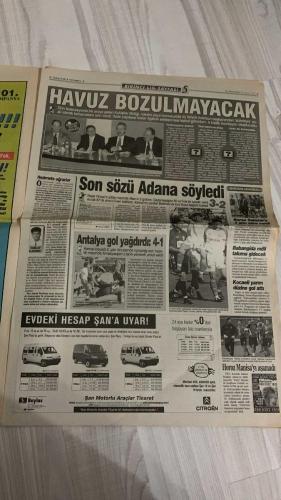 FOTOMAÇ SPOR GAZETESİ - TURKISH NEWSPAPER - DOĞUM GÜNÜ HEDİYESİ  - EKSİKSİZ TAM TAKIM GAZETE -22 OCAK 2001  SÖKE LİGE SÜRESİZ ERTELEME – KALSIN %61, GİTSİN %39 (TERİM ANKETİ) – ATALANTA İLE BERABERE KALDI – RIDVAN DİLMEN YORUMU – HİDAYET PORTLAND’A KARŞI – IRKÇI PANKART (TERİM’E EVİNE DÖN MESAJI) – BELEK’TE PENALTI MÜCADELESİ (FENERBAHÇE-KESKİNSPOR) – CELİL SEVİNDİRDİ, RAPAIÇ 10 GÜN YOK – LAZETİÇ PENALTI GERGİNLİĞİ – SERGEN HATASINI KABUL ETTİ – HAMOĞLU ÇAKIRKEYİF – HAGİ’SİZ DE ASLAN – CİM-BOM’A TERAPİ (ANTALYA KAMPI) – JARDEL’DE BOŞ YOK – OKAN YENİDEN DOĞDU – SERKAN’DAN İYİ HABER – KAMP ANALİZİ (TAFFAREL, BÜLENT, POPESCU, CAPONE, HAKAN, OKAN, EMRE, SUAT, ARİF, SERKAN, BÜLENT AKIN, FARUK, KEREM, MEHMET BÖLÜKBAŞI)  FATİH TERİM – GORİ – CHIESA – RIDVAN DİLMEN – HİDAYET TÜRKOĞLU – OGÜN – LAZETİÇ – REVIVO – DENİZ MENDİ – CELİL – RAPAIÇ – SERGEN – AHMET HAMOĞLU – SERDAR BİLGİLİ – HAGİ – LUCESCU – CÜNEYT TANMAN – JARDEL – OKAN BURUK – EMRE BELÖZOĞLU – TAFFAREL – BÜLENT KORKMAZ – POPESCU – CA