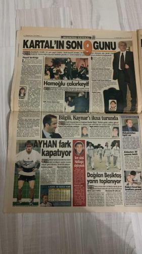 FOTOMAÇ SPOR GAZETESİ - TURKISH NEWSPAPER - DOĞUM GÜNÜ HEDİYESİ  - EKSİKSİZ TAM TAKIM GAZETE -22 OCAK 2001  SÖKE LİGE SÜRESİZ ERTELEME – KALSIN %61, GİTSİN %39 (TERİM ANKETİ) – ATALANTA İLE BERABERE KALDI – RIDVAN DİLMEN YORUMU – HİDAYET PORTLAND’A KARŞI – IRKÇI PANKART (TERİM’E EVİNE DÖN MESAJI) – BELEK’TE PENALTI MÜCADELESİ (FENERBAHÇE-KESKİNSPOR) – CELİL SEVİNDİRDİ, RAPAIÇ 10 GÜN YOK – LAZETİÇ PENALTI GERGİNLİĞİ – SERGEN HATASINI KABUL ETTİ – HAMOĞLU ÇAKIRKEYİF – HAGİ’SİZ DE ASLAN – CİM-BOM’A TERAPİ (ANTALYA KAMPI) – JARDEL’DE BOŞ YOK – OKAN YENİDEN DOĞDU – SERKAN’DAN İYİ HABER – KAMP ANALİZİ (TAFFAREL, BÜLENT, POPESCU, CAPONE, HAKAN, OKAN, EMRE, SUAT, ARİF, SERKAN, BÜLENT AKIN, FARUK, KEREM, MEHMET BÖLÜKBAŞI)  FATİH TERİM – GORİ – CHIESA – RIDVAN DİLMEN – HİDAYET TÜRKOĞLU – OGÜN – LAZETİÇ – REVIVO – DENİZ MENDİ – CELİL – RAPAIÇ – SERGEN – AHMET HAMOĞLU – SERDAR BİLGİLİ – HAGİ – LUCESCU – CÜNEYT TANMAN – JARDEL – OKAN BURUK – EMRE BELÖZOĞLU – TAFFAREL – BÜLENT KORKMAZ – POPESCU – CA