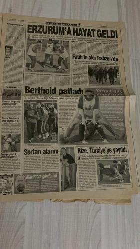 FOTOMAÇ SPOR GAZETESİ - TURKISH NEWSPAPER - DOĞUM GÜNÜ HEDİYESİ  - EKSİKSİZ TAM TAKIM GAZETE -25 OCAK 2001  PİS KOKULAR GELİYOR (CİP SKANDALI) – FENER İDMAN MANYAĞI – MEHMET ALİ YILMAZ’A TEPKİ – ERZURUM KENDİNİ BULDU – DİYARBAKIR’DA ŞOK (GAFFAR OKKAN SUİKASTI) – MİLLİLER LİTVANYA’YA KAYBETTİ – TERİM MİLAN’A KARŞI – HİNGIS SERENA’YI GEÇTİ – SCALA NE DEDİ? – CAPONE DEVRİ – FENERBAHÇE’NİN BELEK KAMPININ YILDIZLARI (OGÜN, REVIVO, YUSUF) – RANGE ROVER SKANDALI – CIP’LENEN MİLLİLER LİSTESİ – GALATASARAY’DA NEŞE – DÜŞMAN ÇATLATTILAR (TRABZON MAÇI HAZIRLIĞI) – ASLAN’DAN KAN ÇIKTI (SAĞLIK KONTROLLERİ)  ATA AKSU – HALUK ULUSOY – FİKRET ÜNLÜ – ALPAY ÖZALAN – RÜŞTÜ RENÇBER – HAKAN ŞÜKÜR – TAYFUR HAVUTCU – SERGEN YALÇIN – ENGİN İPEKOĞLU – TUGAY KERİMOĞLU – ARİF ERDEM – ABDULLAH ERCAN – OĞUN TEMİZKAN – FATİH AKYEL – OKAN BURUK – TAYFUN KORKUT – LEVENT TUZEMEN – TAYFUN BAYINDIR – MEHMET ALİ YILMAZ – SERDAR BİLGİLİ – AHMET HAMOĞLU – HAYRİ ÜLGEN – CÜNEYT TANMAN – LUCESCU – JARDEL – HAGİ – SUAT – SERKAN