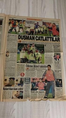 FOTOMAÇ SPOR GAZETESİ - TURKISH NEWSPAPER - DOĞUM GÜNÜ HEDİYESİ  - EKSİKSİZ TAM TAKIM GAZETE -25 OCAK 2001  PİS KOKULAR GELİYOR (CİP SKANDALI) – FENER İDMAN MANYAĞI – MEHMET ALİ YILMAZ’A TEPKİ – ERZURUM KENDİNİ BULDU – DİYARBAKIR’DA ŞOK (GAFFAR OKKAN SUİKASTI) – MİLLİLER LİTVANYA’YA KAYBETTİ – TERİM MİLAN’A KARŞI – HİNGIS SERENA’YI GEÇTİ – SCALA NE DEDİ? – CAPONE DEVRİ – FENERBAHÇE’NİN BELEK KAMPININ YILDIZLARI (OGÜN, REVIVO, YUSUF) – RANGE ROVER SKANDALI – CIP’LENEN MİLLİLER LİSTESİ – GALATASARAY’DA NEŞE – DÜŞMAN ÇATLATTILAR (TRABZON MAÇI HAZIRLIĞI) – ASLAN’DAN KAN ÇIKTI (SAĞLIK KONTROLLERİ)  ATA AKSU – HALUK ULUSOY – FİKRET ÜNLÜ – ALPAY ÖZALAN – RÜŞTÜ RENÇBER – HAKAN ŞÜKÜR – TAYFUR HAVUTCU – SERGEN YALÇIN – ENGİN İPEKOĞLU – TUGAY KERİMOĞLU – ARİF ERDEM – ABDULLAH ERCAN – OĞUN TEMİZKAN – FATİH AKYEL – OKAN BURUK – TAYFUN KORKUT – LEVENT TUZEMEN – TAYFUN BAYINDIR – MEHMET ALİ YILMAZ – SERDAR BİLGİLİ – AHMET HAMOĞLU – HAYRİ ÜLGEN – CÜNEYT TANMAN – LUCESCU – JARDEL – HAGİ – SUAT – SERKAN