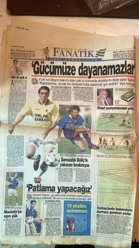 FANATİK SPOR GAZETESİ - TURKISH NEWSPAPER - DOĞUM GÜNÜ HEDİYESİ  - EKSİKSİZ TAM TAKIM GAZETE - 24 EKİM 1997 - SAYI: 704 - OĞUZ DİZER - ORHAN YILDIRIM - OSMAN TANBURACI - ERGÜN GÜRSOY - ALİ DÜRÜST - FARUK SÜREN - ATEŞ ÜNAL ERZEN - DAVID ELLERAY - FRANK AMESEN - İLHAN KARAÇAY - JOHN TOSHACK - VEFA KÜÇÜK - FRANZ BECKENBAUER - RASİM KARA - KOCAELİSPOR MOSKOVA’DA TURA GÖZ KIRPTI - BEŞİKTAŞ ZAFER SARHOŞU - HESAP DEVRİ BAŞLADI - BECKENBAUER DA ALKIŞLADI - YANLIŞ TAKTİKLE OYNADILAR - TİMSAH GÖZÜNÜ AVRUPA’YA DİKTİ - 2 RUMEN’E PSV TALİP - TRABZONSPOR YABANCI ARIYOR - BARİÇ HİÇBİR YERE GİDEMEZ - SERGEN’İ ALACAĞINA SAHA BULSUN - YAYIN DÜĞÜMÜ HAFTAYA ÇÖZÜLÜYOR - ÇIKTIK AÇIK ALINLA - VEDAT’A BÜYÜK TEPKİ - GALATASARAY’DA İHANET - BOZGUNUN KAHRAMANLARI - İKİ RUMEN PSV YOLUNDA - SÜREN: ARTIK İDDİAMIZ YOK - GÜRSOY: NEDEN KAYBEDİYORUZ - ERZEN İNGİLİZ HAKEMİ KUTLADI - YÜREK VARDI GOL YOKTU - TERİM: MAZERET YOK - GALATASARAY ÇEKLER’İ UEFA’YA ŞİKAYET ETTİ - CİM BOM’DA TASFİYE VAR - POPESCU’YLA ANLAŞTILAR -