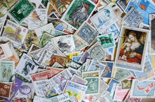 500 çeşit her biri farklı damgalı Dünya Pulları Lotu