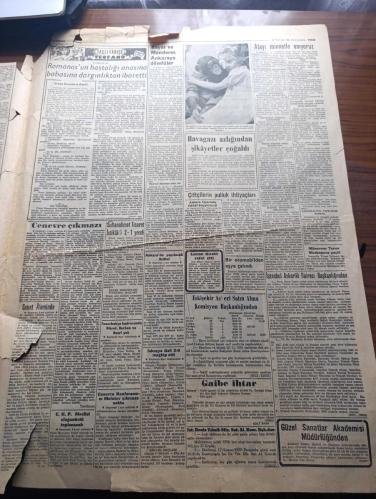 Halka ve Olaylara Tercüman Gazetesi - Turkish Newspaper - 10 Kasım 1955 - Atatürk portresi çizen Cemal Nadir - ölümünün 17. Yıldönümünde Atatürk'ü minnetle anıyoruz - bütün yurtta Atatürk anmaları yapılıyor - Reisicumhur Celal Bayar ve Adnan Menderes Ankara'ya döndüler - Reisicumhur Celal Bayar 9.05'te Anıtkabir'de çelenk koyması ile başlayacak olan merasime hususi ve resmi teşekküller iştirak edecek - Atatürk'ün ölümünün yıl dönümü yazan Yakup Kadri Karaosmanoğlu - Cenevre konferansını Molotov çıkmaza soktu - Suudi Arabistan İngiltere münasebeti - hatıralarım yazan H.S. Truman - Stalin'in arzusu -  Taçlı Fahişe Teofano yazan Turan Can - sanat aleminde Maurice Utrillo yazan Selmi Andak - Ankara İzmir Muhtelitleri maçı 7 takımın 20 futbolcusu Dün bir antrenman yaptılar Fotoğrafı - kız voleybol maçında İstanbul ve Erenköy liseleri galip Fotoğrafı - Vefalı Hilmi Kiremitçi aforoz mu edildi - Turgay Şeren fotoğraf - haftanın basketbol ve voleybol müsabakaları ve hakemleri - 10 Kasım 1938