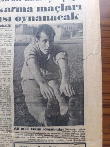 Halka ve Olaylara Tercüman Gazetesi - Turkish Newspaper - 10 Kasım 1955 - Atatürk portresi çizen Cemal Nadir - ölümünün 17. Yıldönümünde Atatürk'ü minnetle anıyoruz - bütün yurtta Atatürk anmaları yapılıyor - Reisicumhur Celal Bayar ve Adnan Menderes Ankara'ya döndüler - Reisicumhur Celal Bayar 9.05'te Anıtkabir'de çelenk koyması ile başlayacak olan merasime hususi ve resmi teşekküller iştirak edecek - Atatürk'ün ölümünün yıl dönümü yazan Yakup Kadri Karaosmanoğlu - Cenevre konferansını Molotov çıkmaza soktu - Suudi Arabistan İngiltere münasebeti - hatıralarım yazan H.S. Truman - Stalin'in arzusu -  Taçlı Fahişe Teofano yazan Turan Can - sanat aleminde Maurice Utrillo yazan Selmi Andak - Ankara İzmir Muhtelitleri maçı 7 takımın 20 futbolcusu Dün bir antrenman yaptılar Fotoğrafı - kız voleybol maçında İstanbul ve Erenköy liseleri galip Fotoğrafı - Vefalı Hilmi Kiremitçi aforoz mu edildi - Turgay Şeren fotoğraf - haftanın basketbol ve voleybol müsabakaları ve hakemleri - 10 Kasım 1938