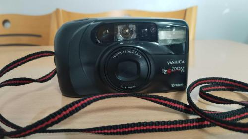 Yashica ezs zoom 70
