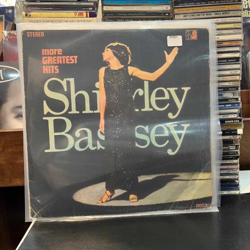 SHIRLEY BASSEY - MORE  GREATEST HITS 05561