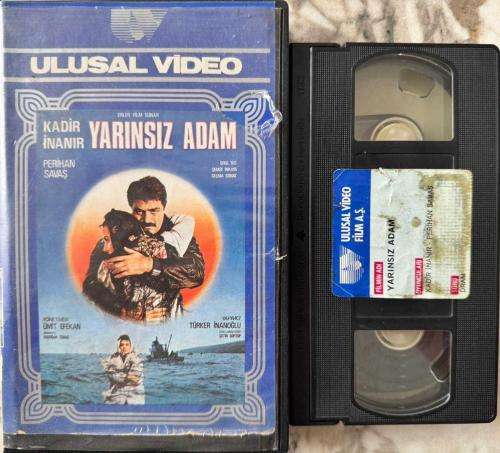 YARINSIZ ADAM- KADİR İNANIR PERİHAN SAVAŞ VHS FİLM