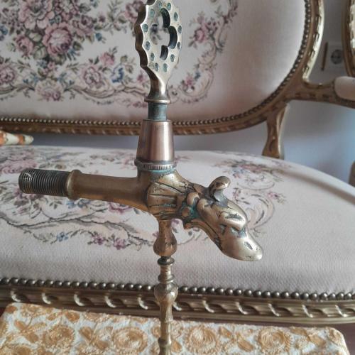 Antika Pirinç Musluk Çeşme